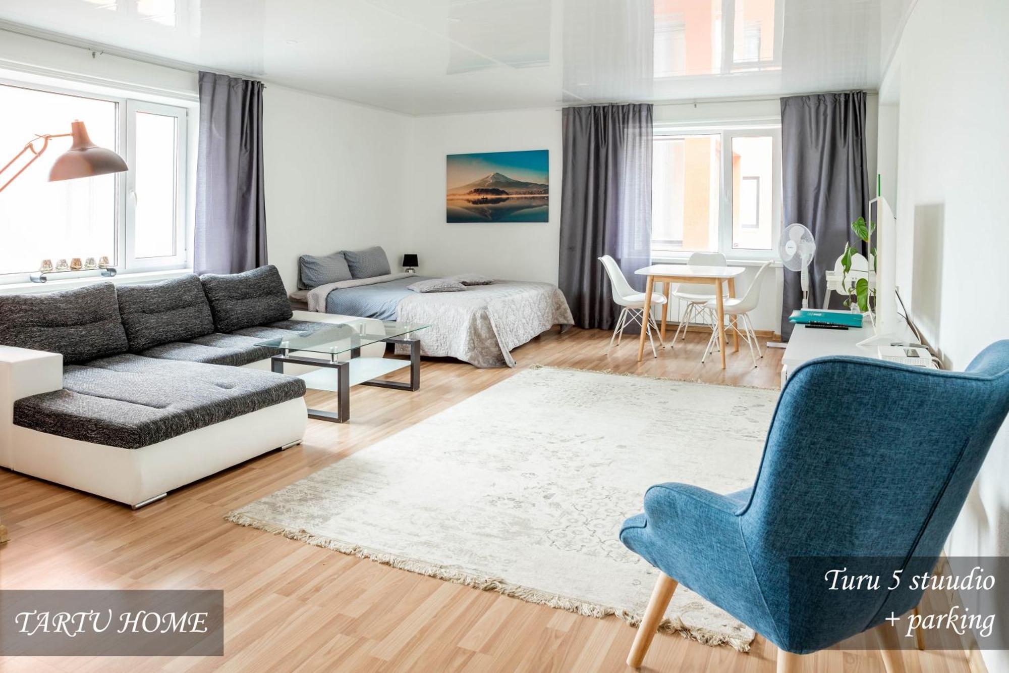 Center Turu Str Apartments, Parking,