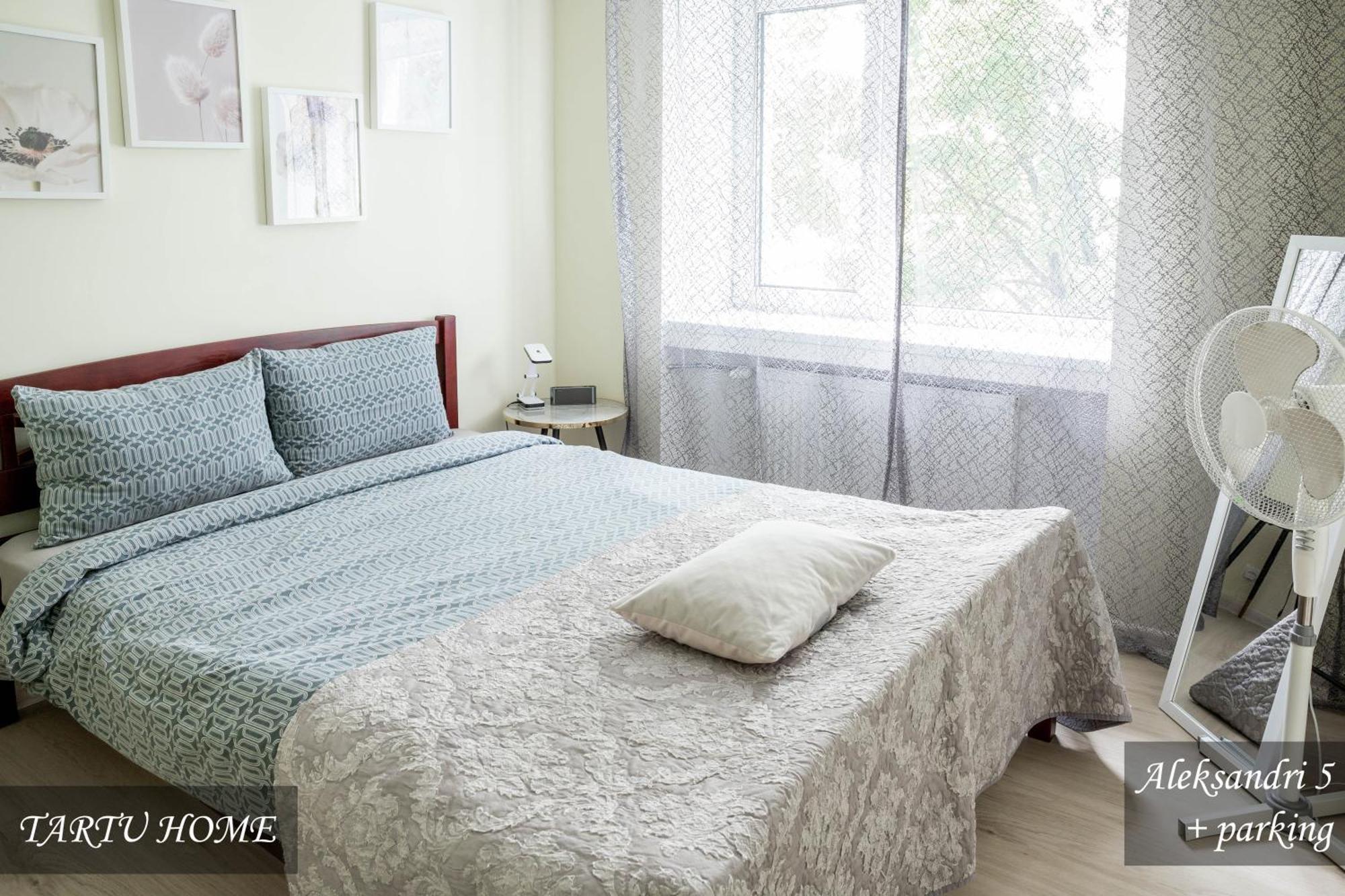 Center Turu Str Apartments, Parking, *